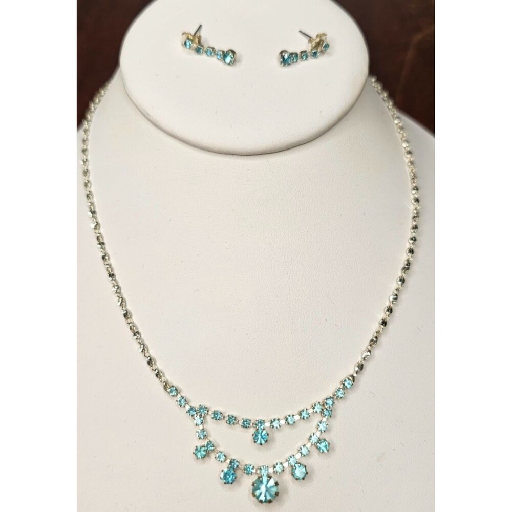 Claire's Aqua Blue Rhinestone & Silver Tone Twisted Chain Earring Necklace Set